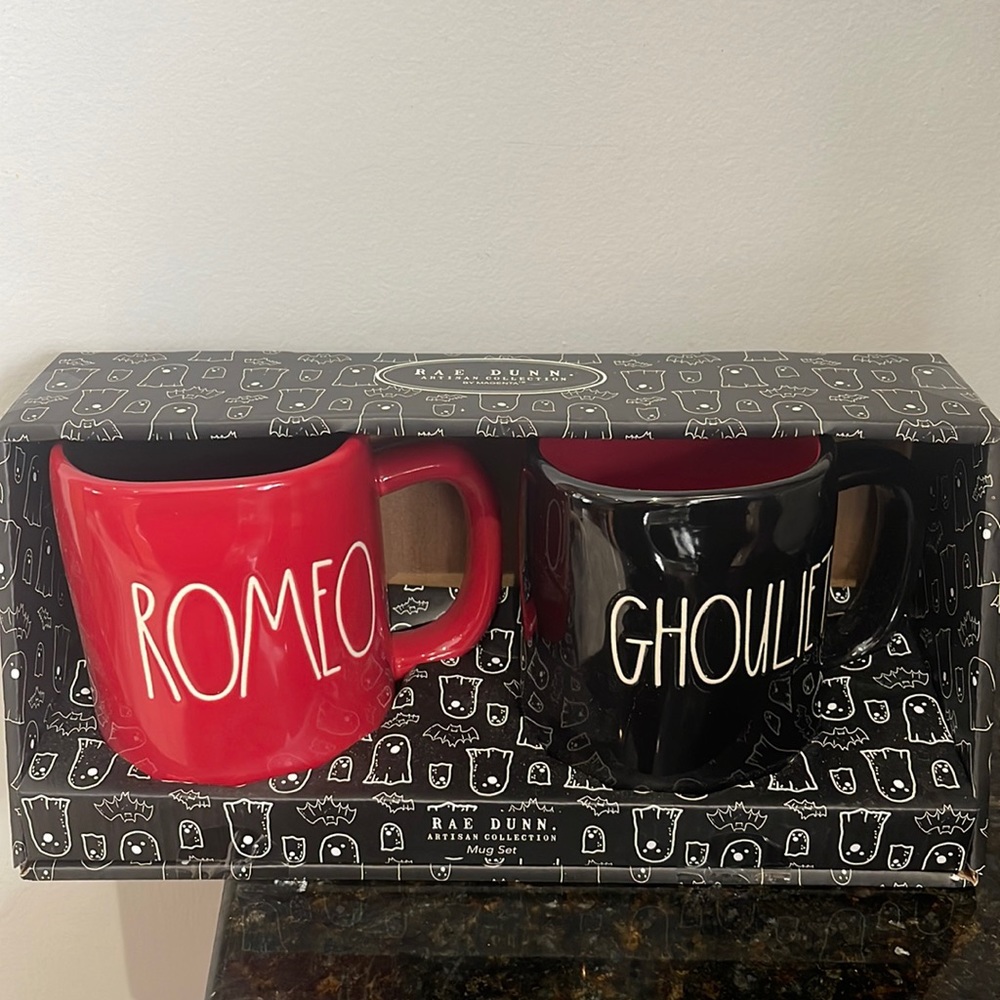 Rae Dunn - ROMEO/GHOULIET - mug set